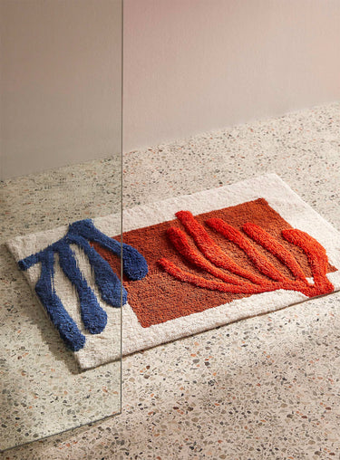 Artistic algae bath mat